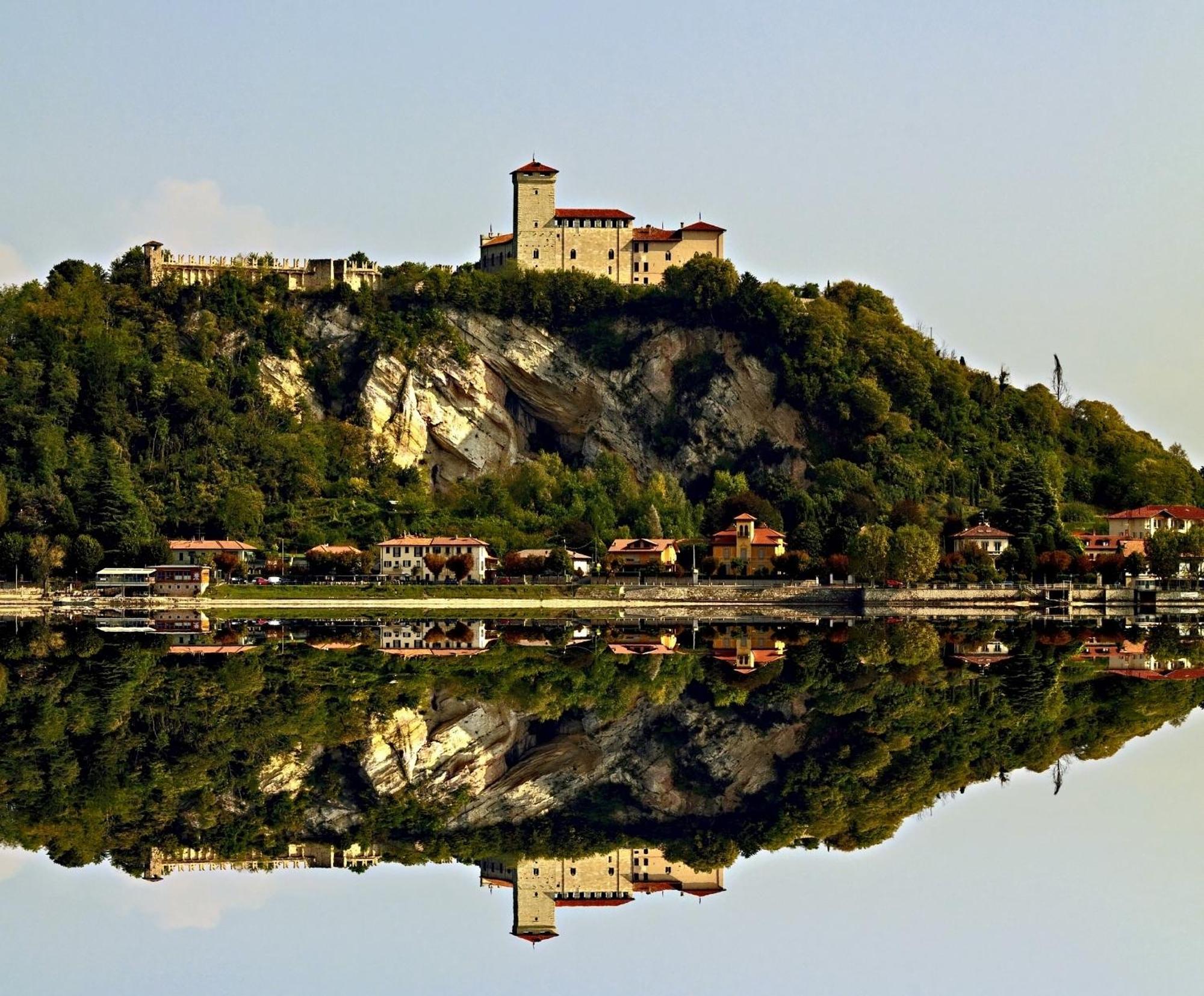 Villa Residenza Esse Angera Exterior foto