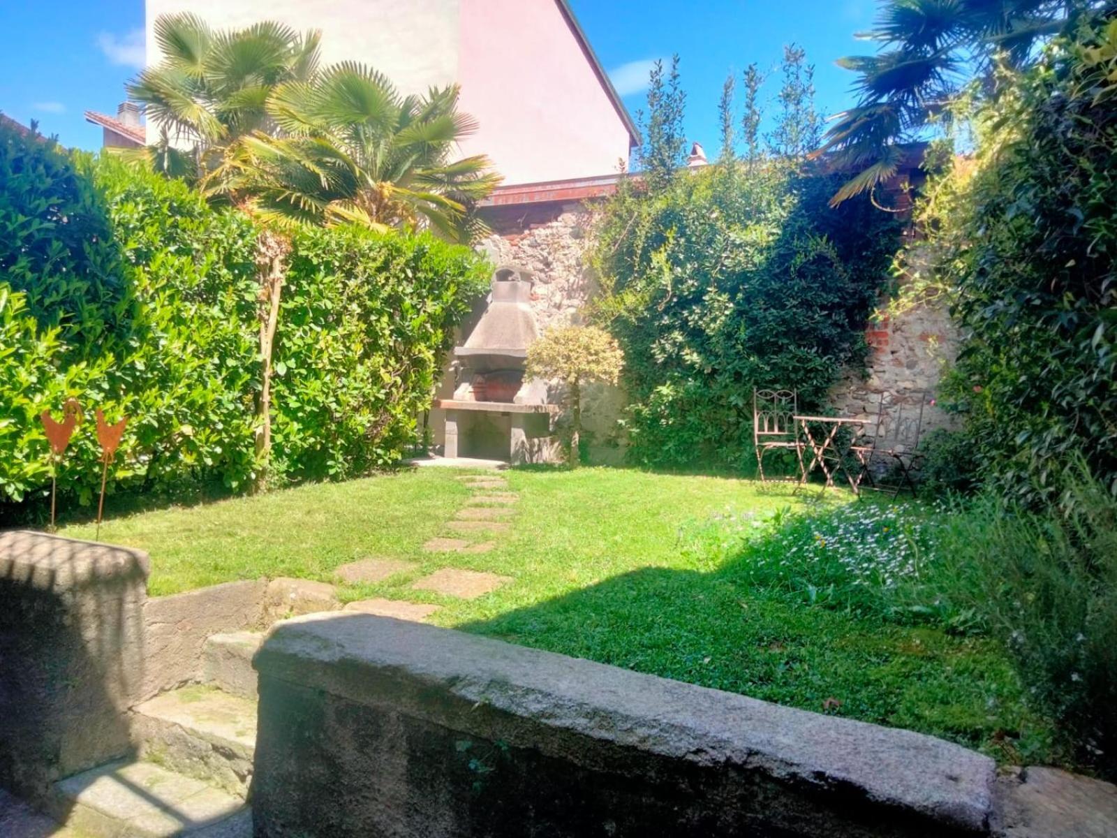 Villa Residenza Esse Angera Exterior foto